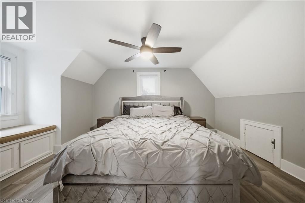 7 BARRY DRIVE Image 13