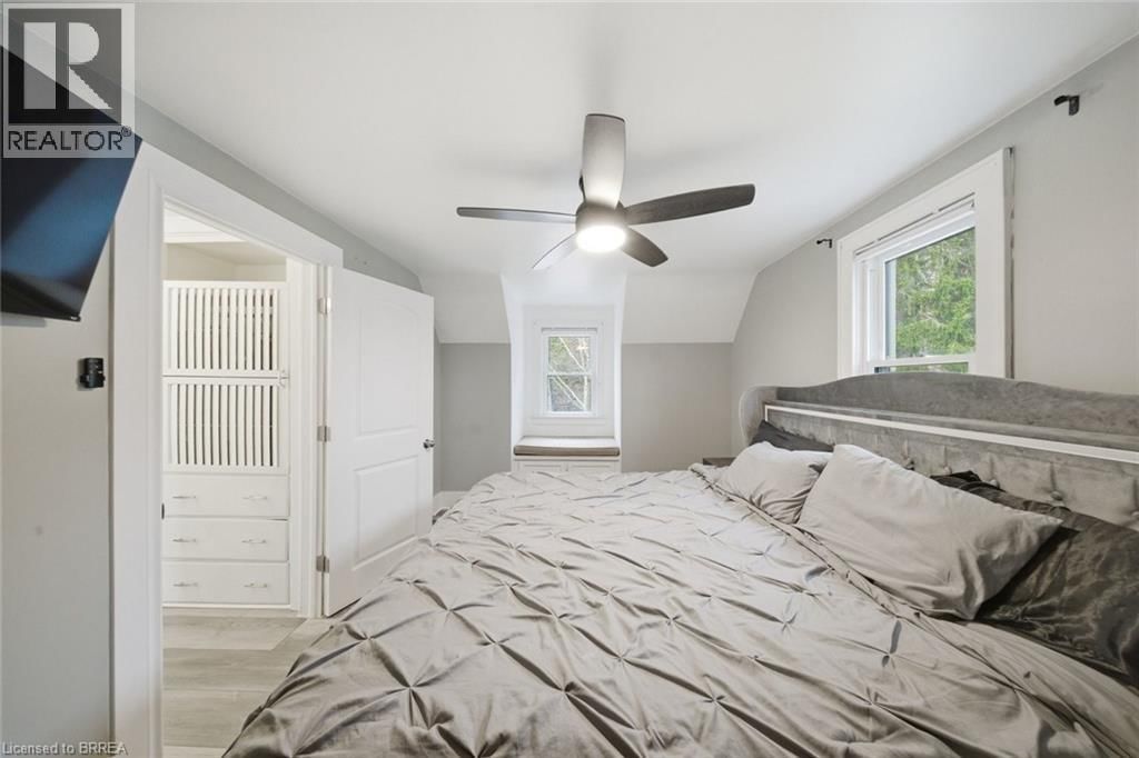 7 BARRY DRIVE Image 15