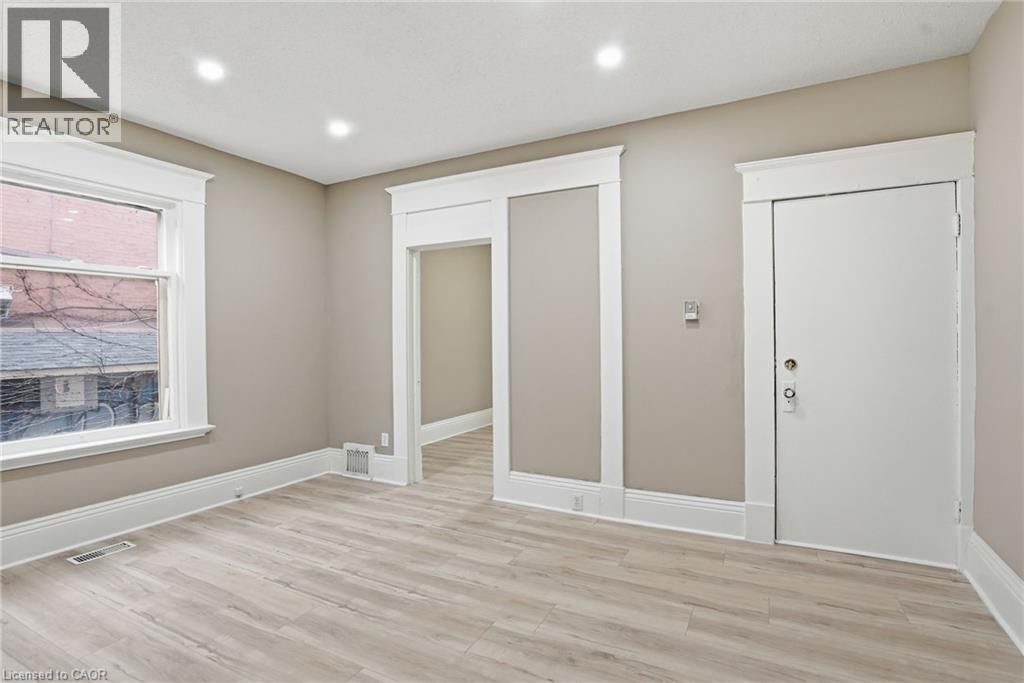 53 CHATHAM STREET Image 13