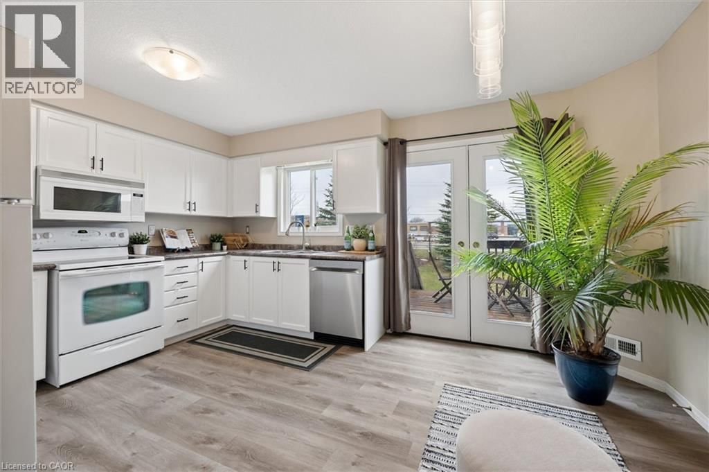 1B - 240 WESTMEADOW DRIVE Image 11