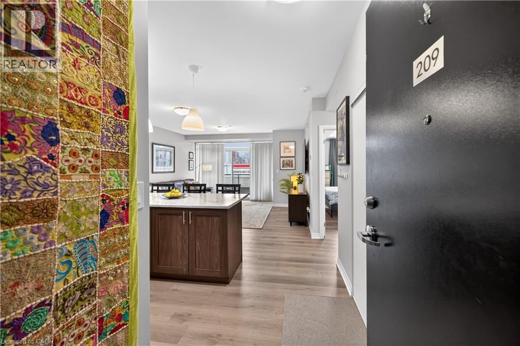 209 - 5 HAMILTON STREET NORTH Image 3