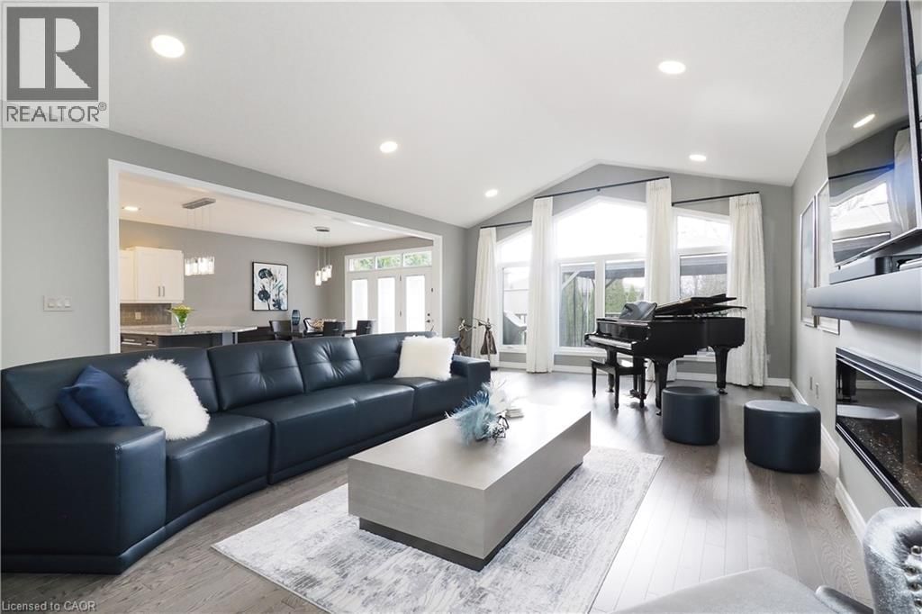 583 LAKEVIEW DRIVE Image 10