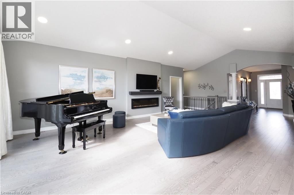 583 LAKEVIEW DRIVE Image 12