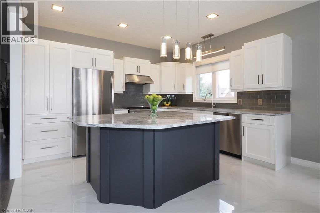 583 LAKEVIEW DRIVE Image 15