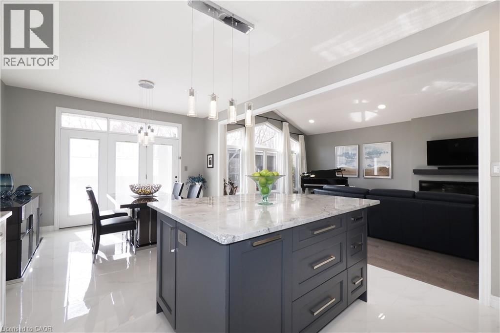 583 LAKEVIEW DRIVE Image 19