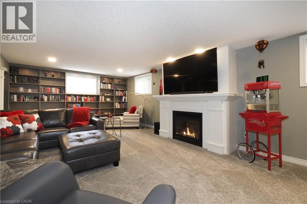 583 LAKEVIEW DRIVE Image 32