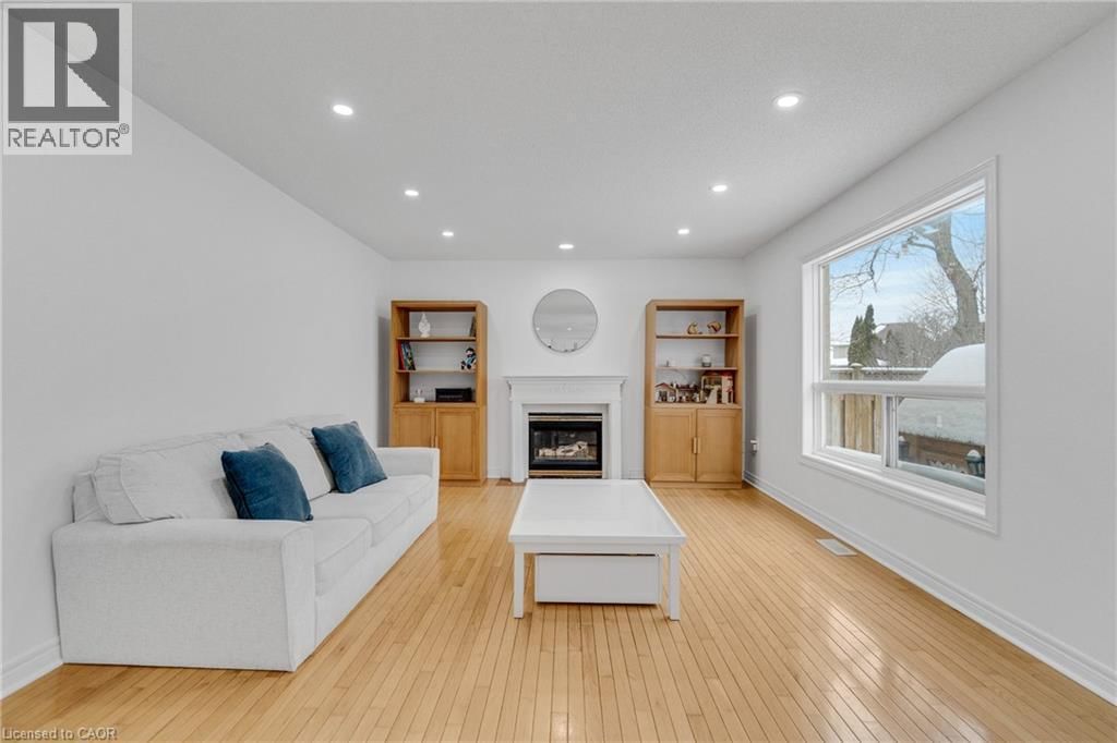 191 HAWKSWOOD TRAIL Image 17