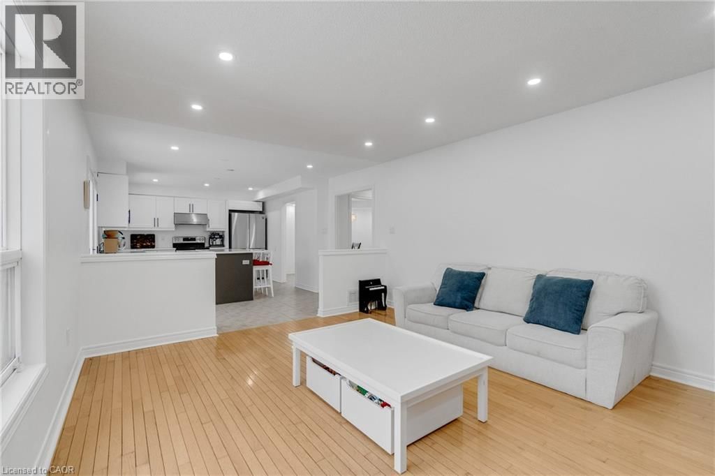 191 HAWKSWOOD TRAIL Image 18