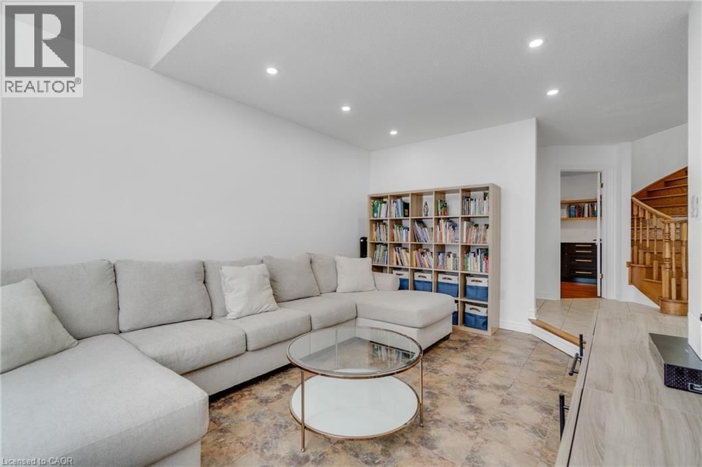 191 HAWKSWOOD TRAIL Image 6