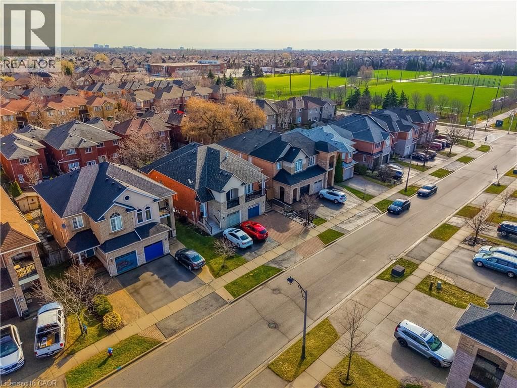 2305 NEWCASTLE CRESCENT Image 44