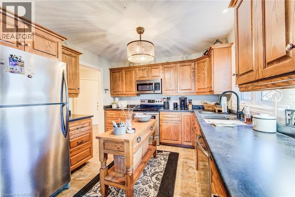 247 ARMSTRONG STREET WEST Image 10