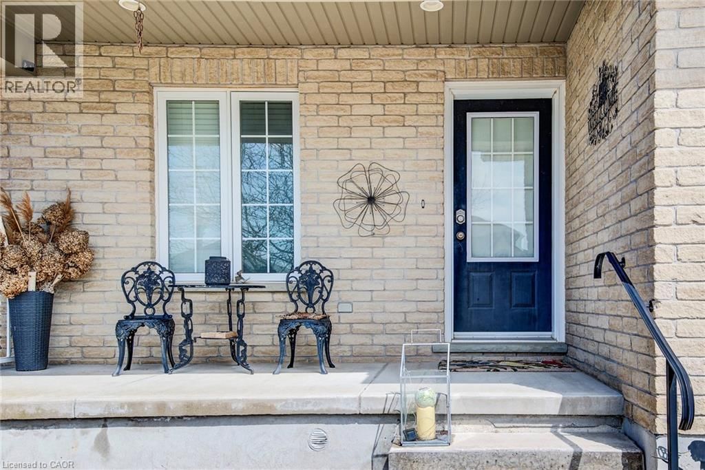 247 ARMSTRONG STREET WEST Image 4