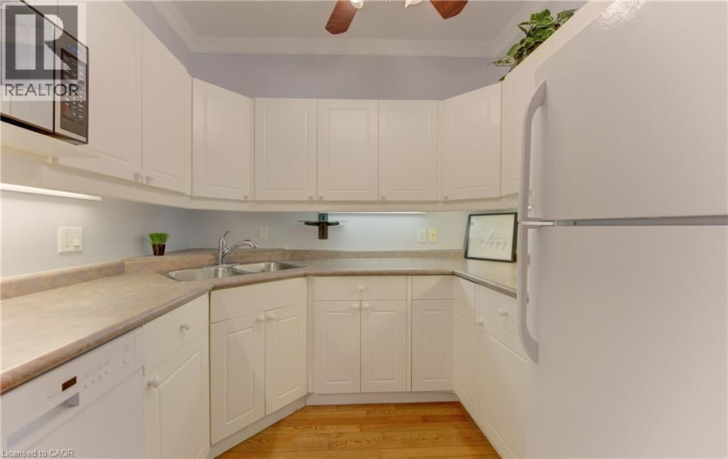 33 - 74 AUTUMN RIDGE TRAIL Image 15