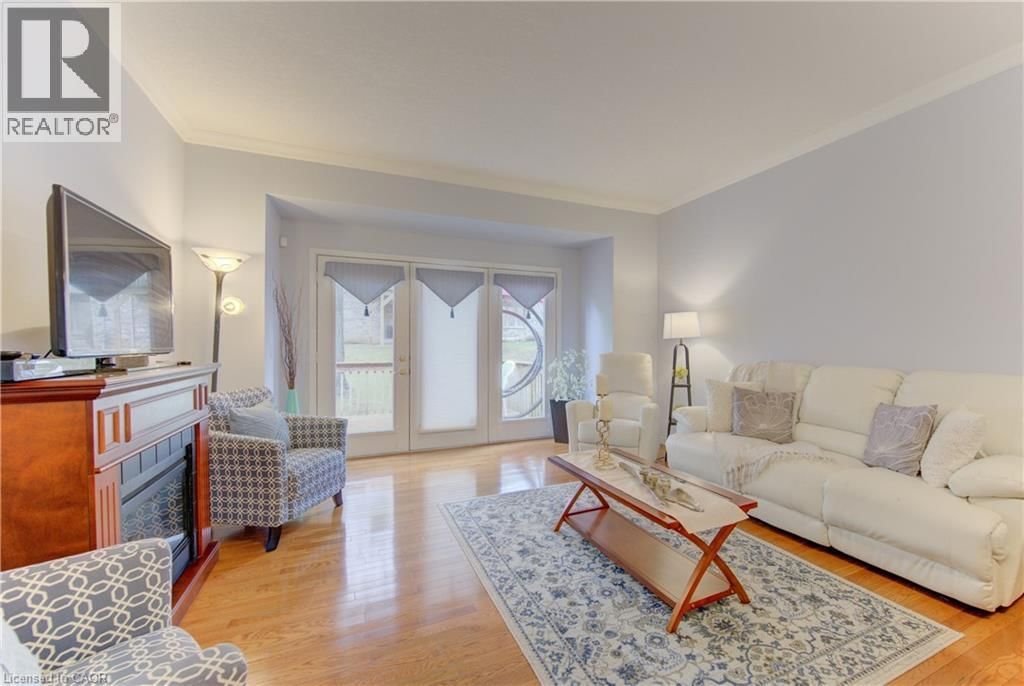 33 - 74 AUTUMN RIDGE TRAIL Image 17