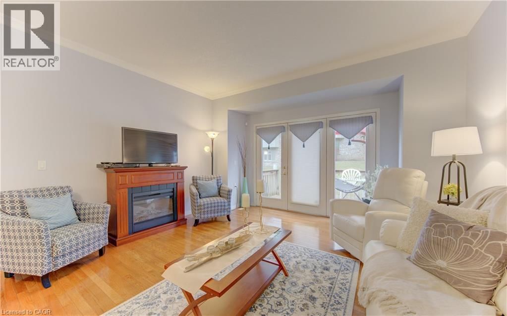 33 - 74 AUTUMN RIDGE TRAIL Image 18