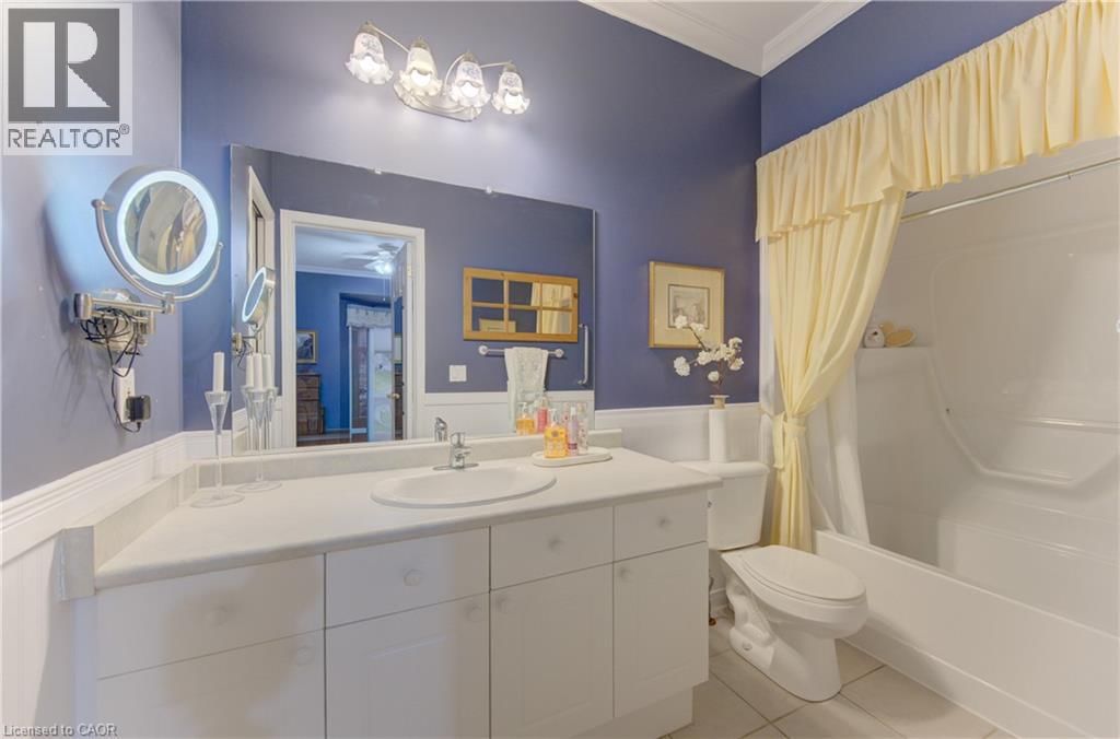 33 - 74 AUTUMN RIDGE TRAIL Image 23