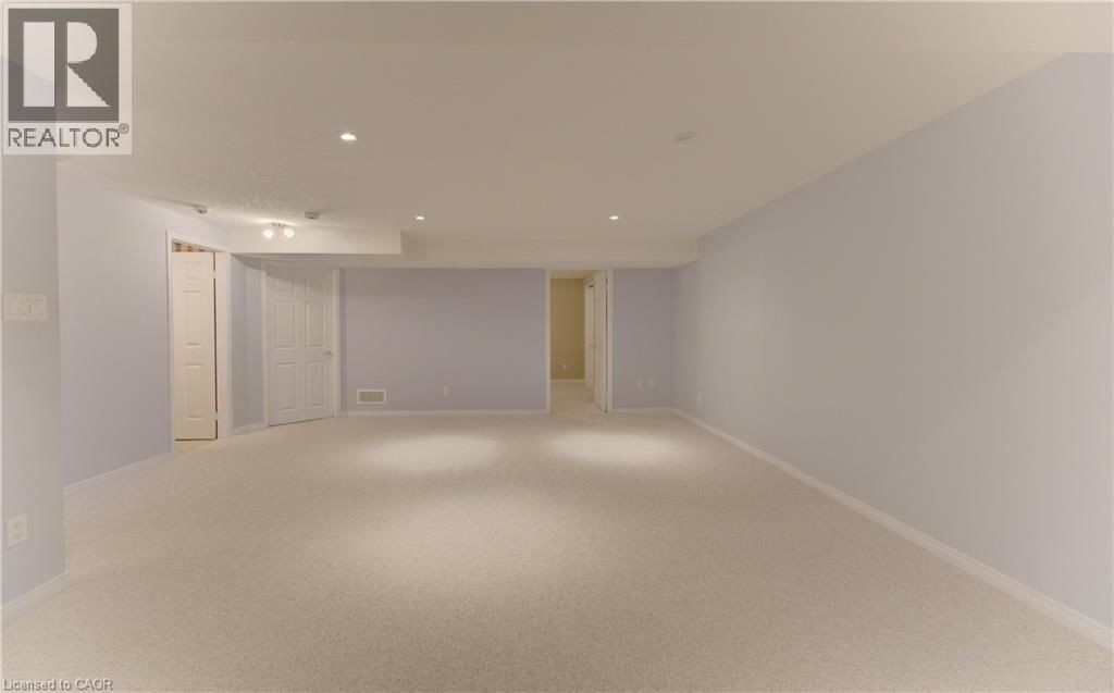 33 - 74 AUTUMN RIDGE TRAIL Image 27