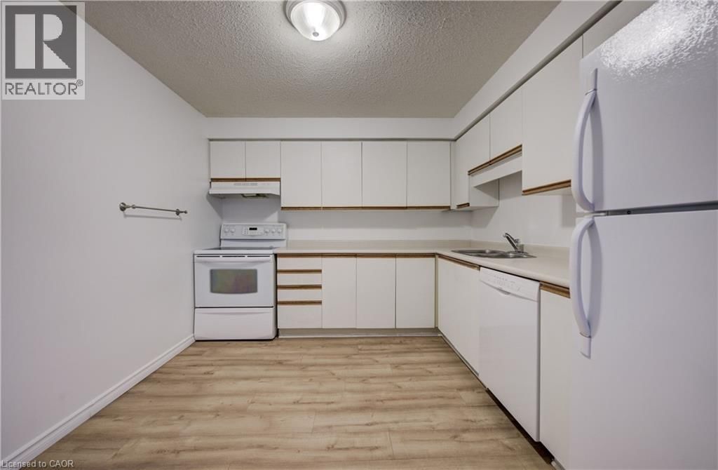 1107 - 55 GREEN VALLEY DRIVE Image 9