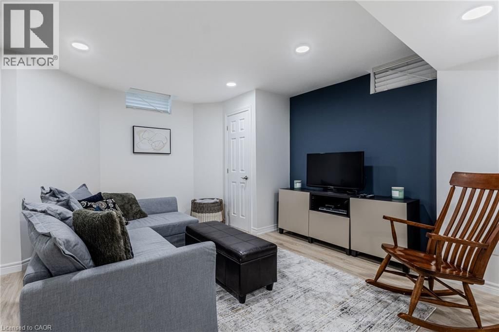 488 MCGIBBON DRIVE Image 32