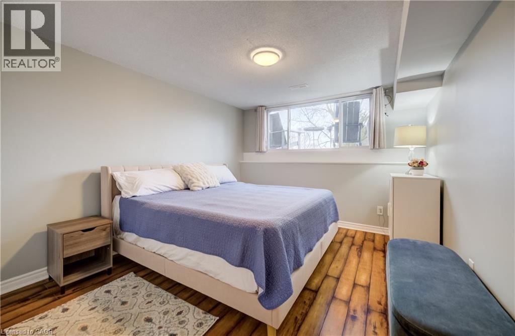 4 RONALD ROAD Image 30