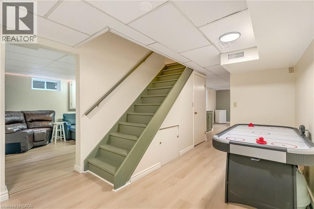 70 STRAWBERRY DRIVE Image 32