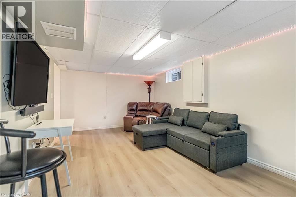 70 STRAWBERRY DRIVE Image 35