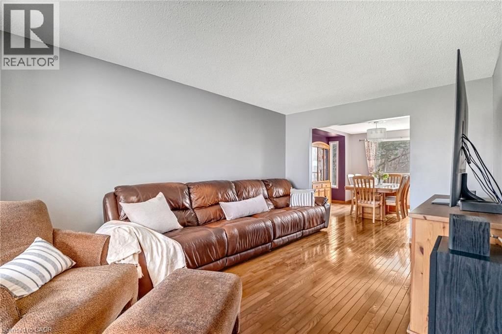 70 STRAWBERRY DRIVE Image 7