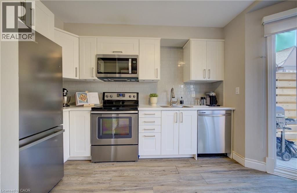 617 - 895 MAPLE AVENUE Image 16