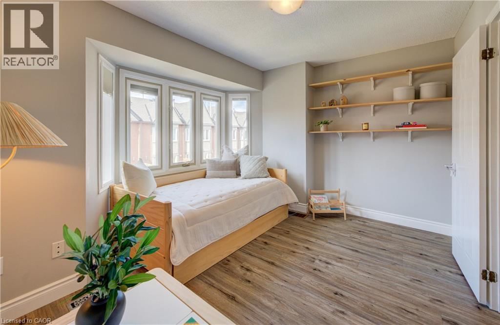 617 - 895 MAPLE AVENUE Image 27