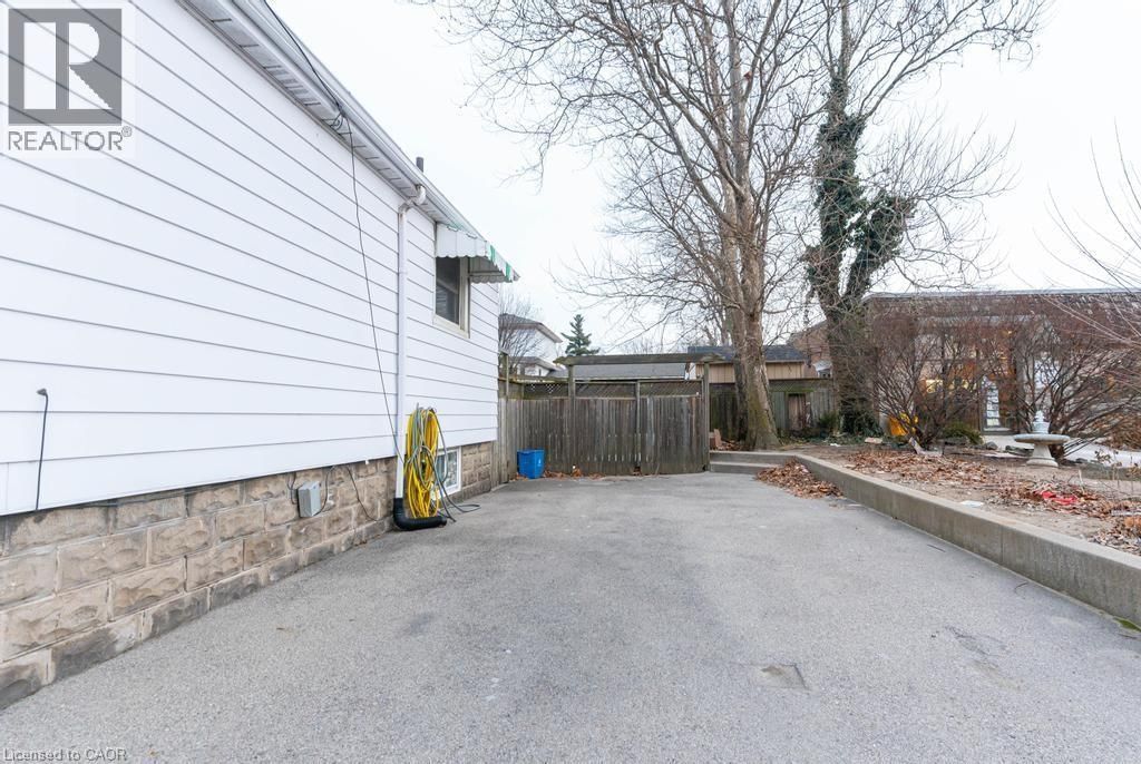 501 UPPER WELLINGTON STREET Image 15