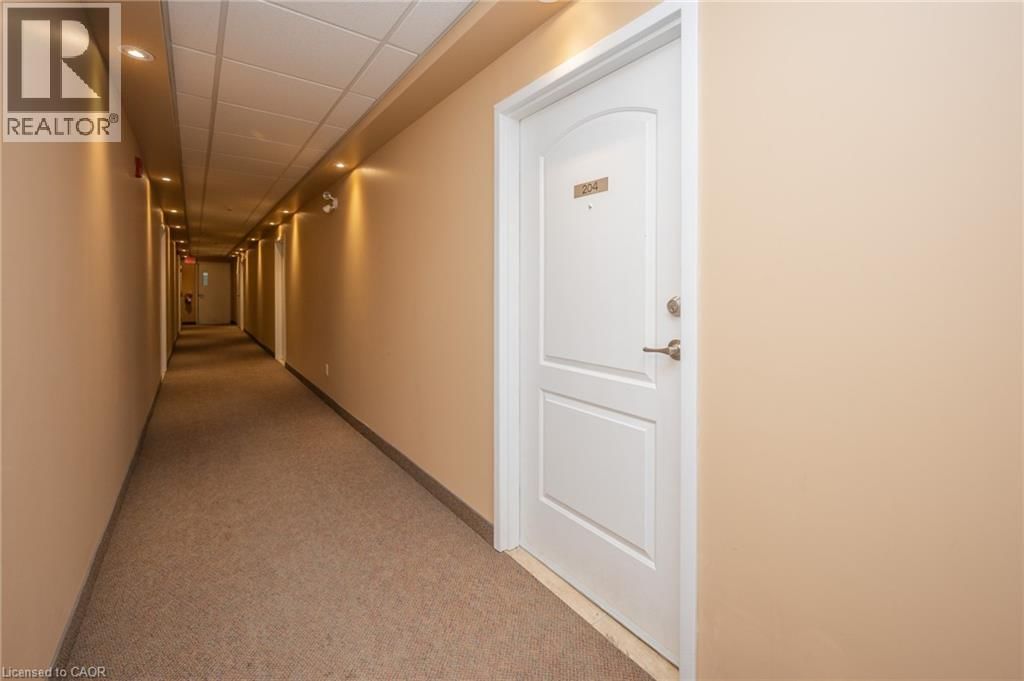 204 - 886 GOLF LINKS ROAD Image 13