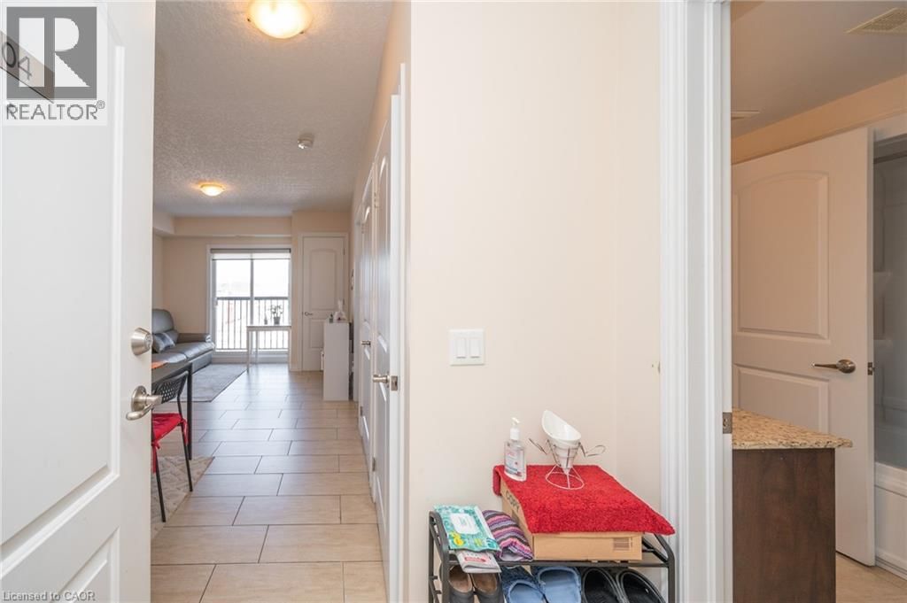 204 - 886 GOLF LINKS ROAD Image 14