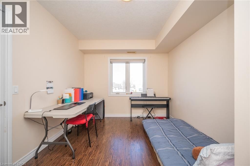 204 - 886 GOLF LINKS ROAD Image 24