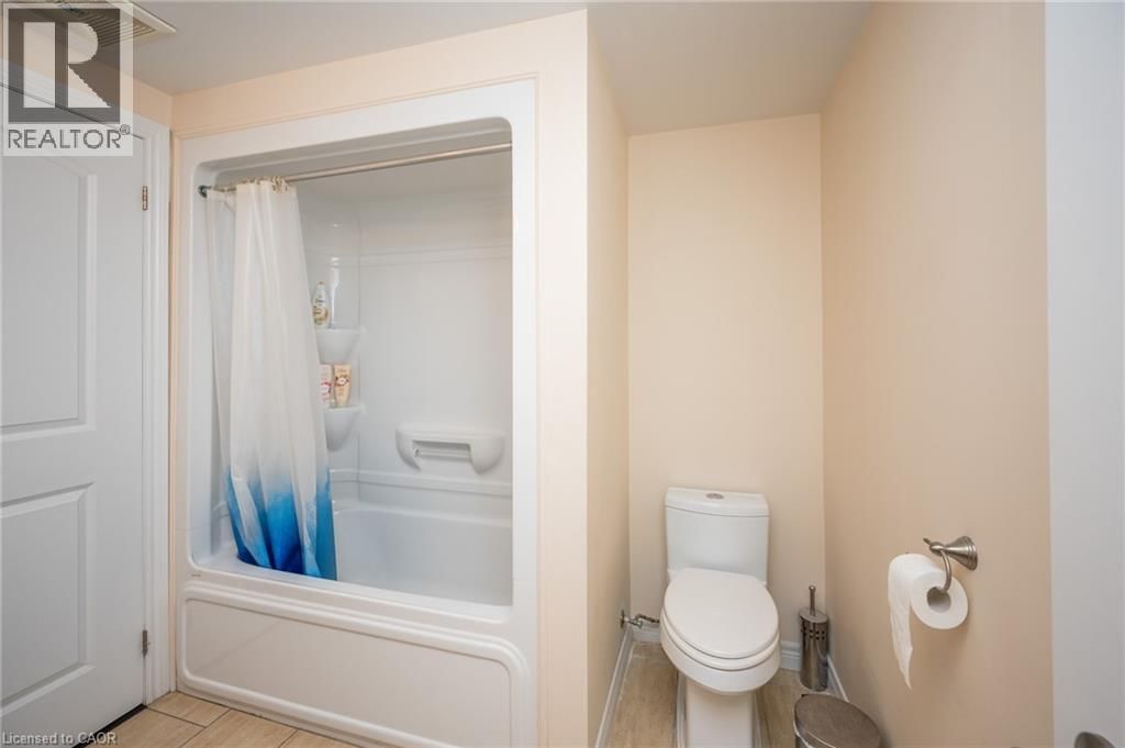 204 - 886 GOLF LINKS ROAD Image 29