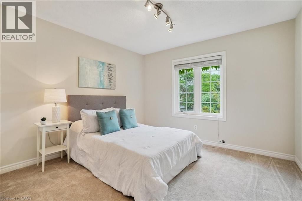 105 RIVER GLEN BOULEVARD Image 18