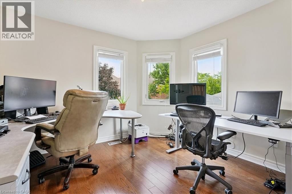 105 RIVER GLEN BOULEVARD Image 19