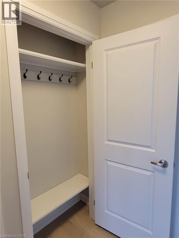 24 QUEENSDALE CRESCENT Image 4