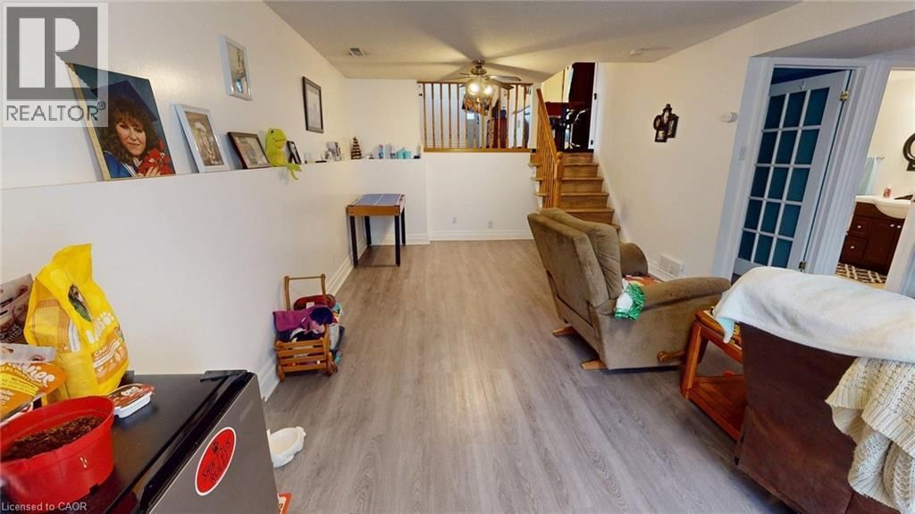 48 TAMVALE CRESCENT Image 8