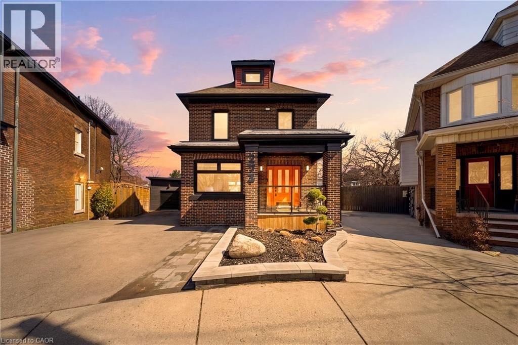 273 STINSON CRESCENT Image 1