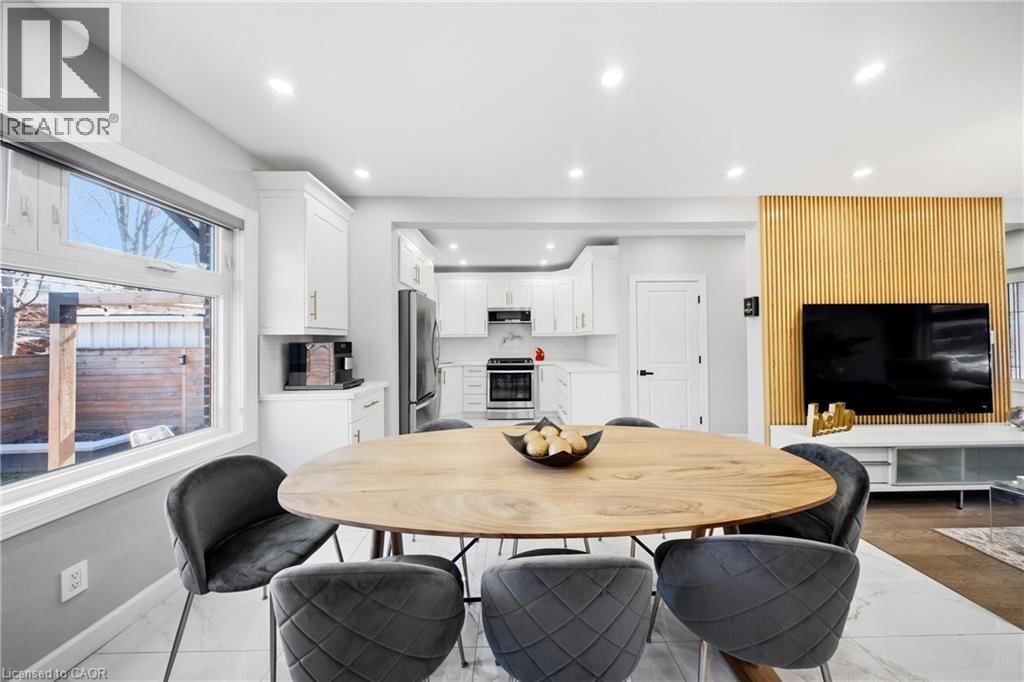 273 STINSON CRESCENT Image 17