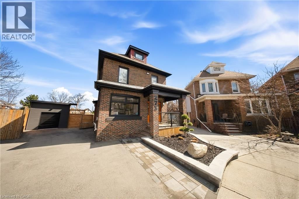 273 STINSON CRESCENT Image 2