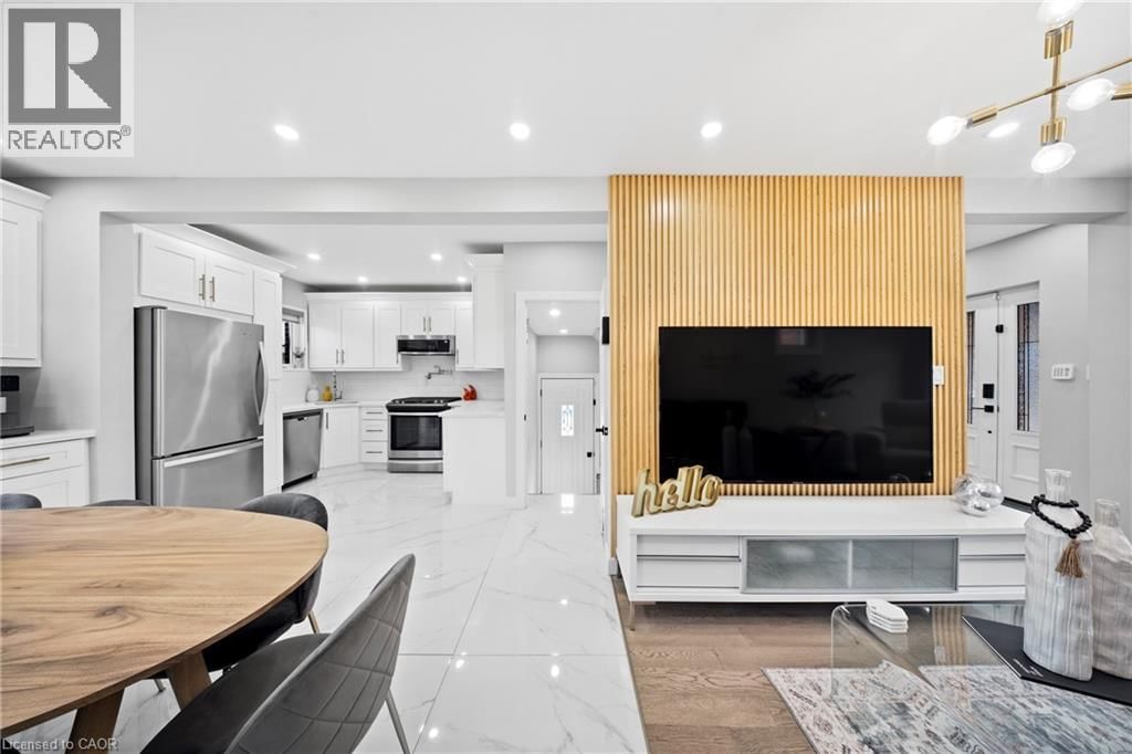 273 STINSON CRESCENT Image 22