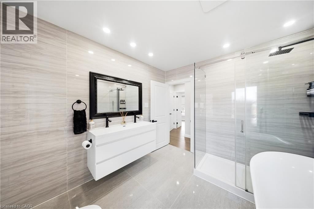 273 STINSON CRESCENT Image 27