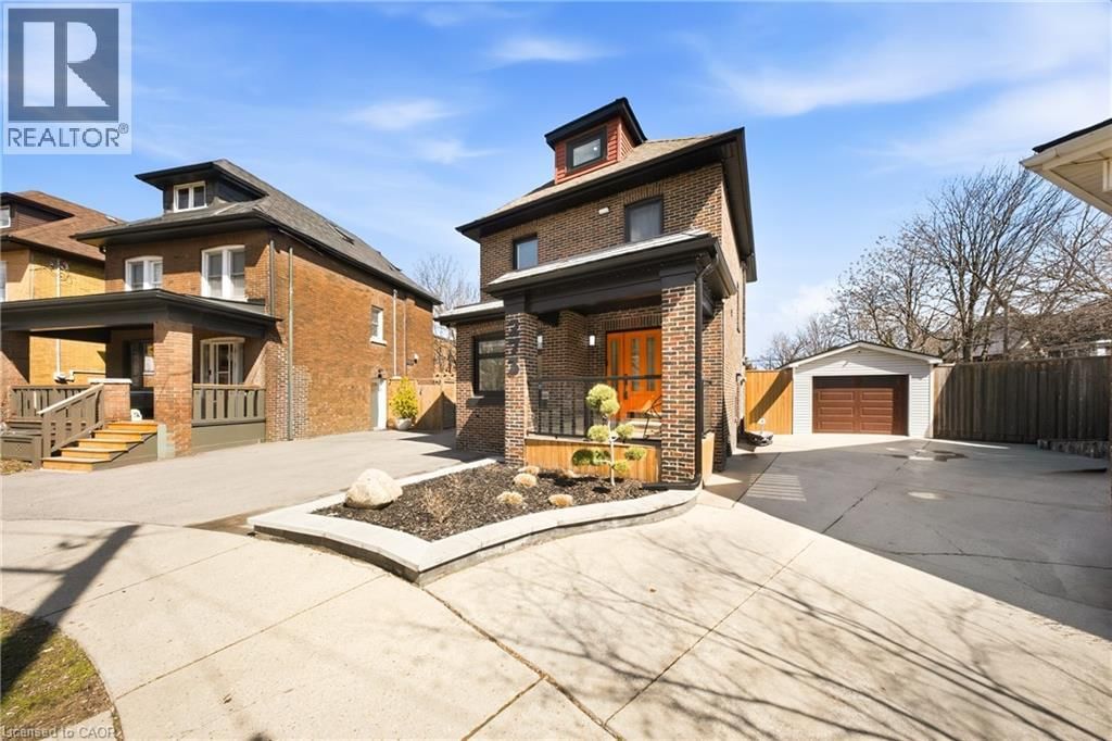 273 STINSON CRESCENT Image 3