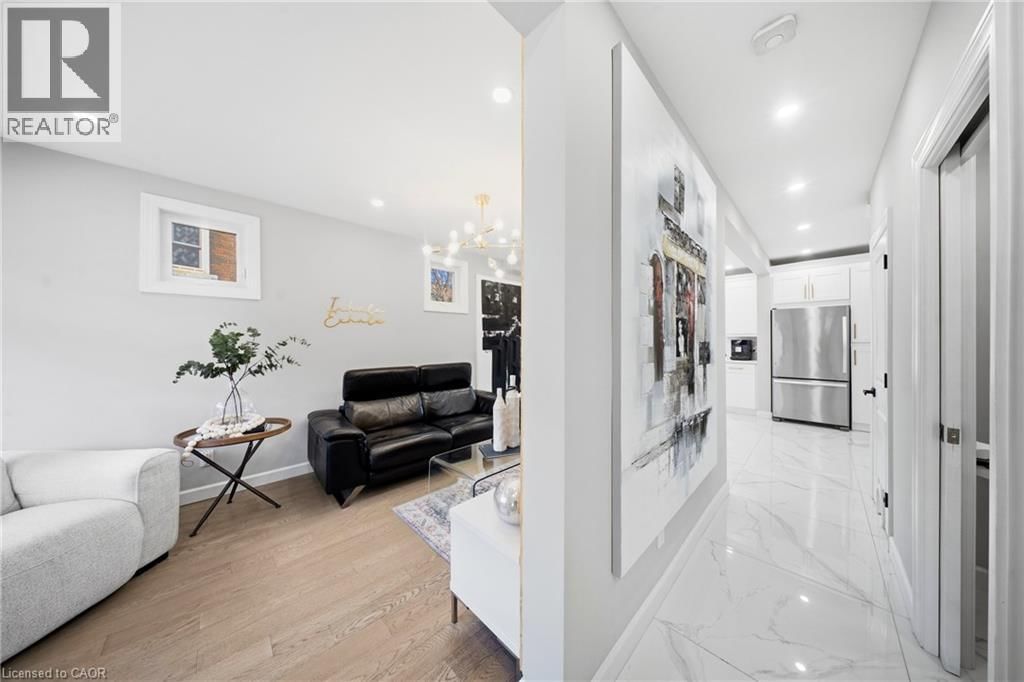 273 STINSON CRESCENT Image 7