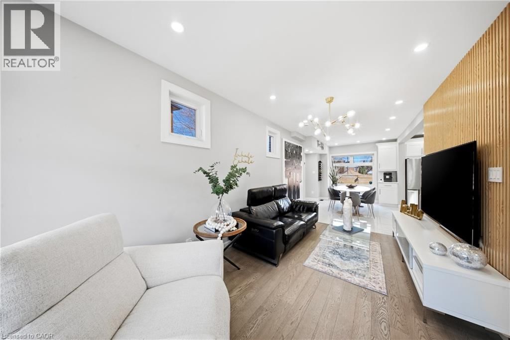 273 STINSON CRESCENT Image 8