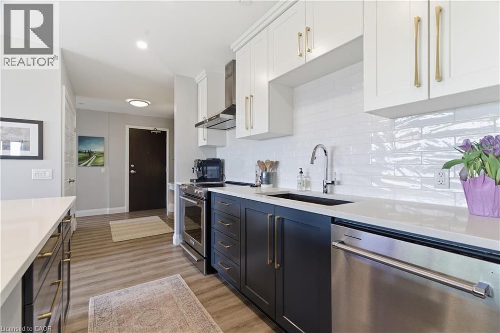 805 - 332 GOSLING GARDENS Image 17