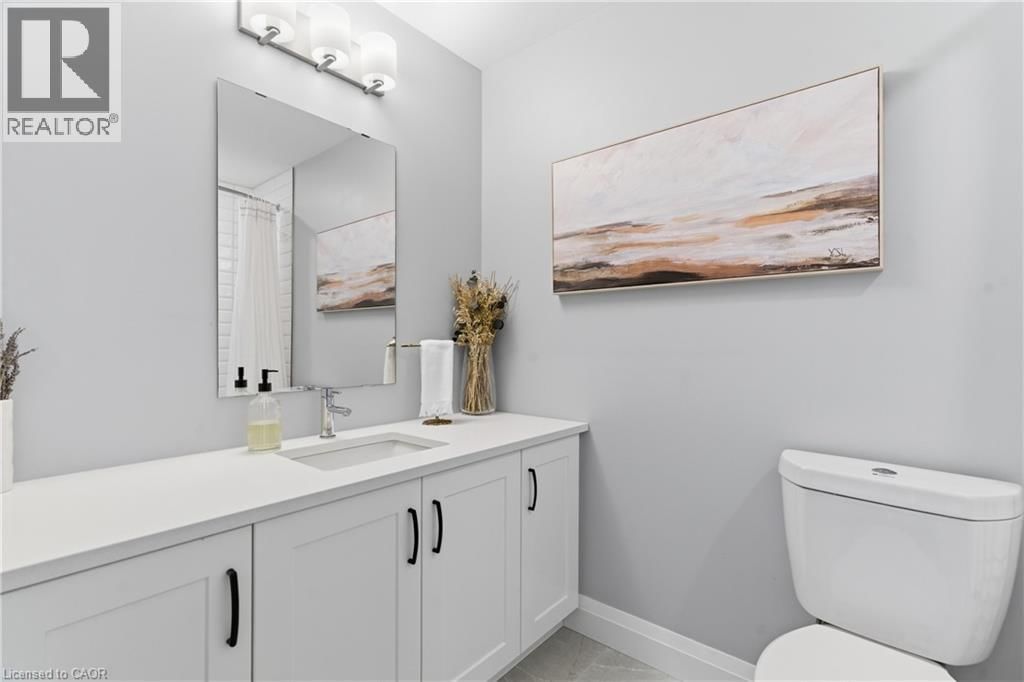 805 - 332 GOSLING GARDENS Image 34