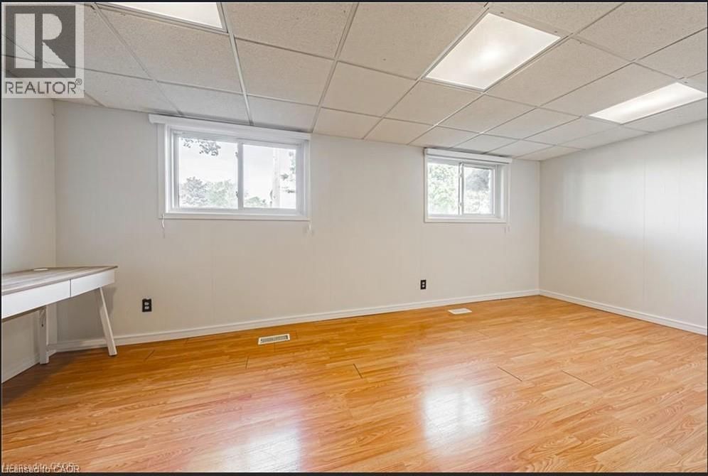 267 ERB STREET EAST Image 22