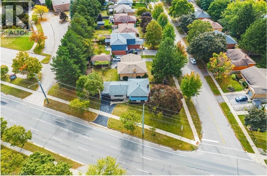 267 ERB STREET EAST Image 30